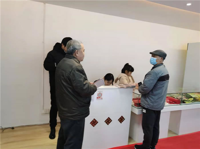 四川中青旅綿陽分社、綿陽市中旅假日旅行社、綿陽自來文化傳播有限公司24H自助售貨服務(wù)盛大開業(yè)